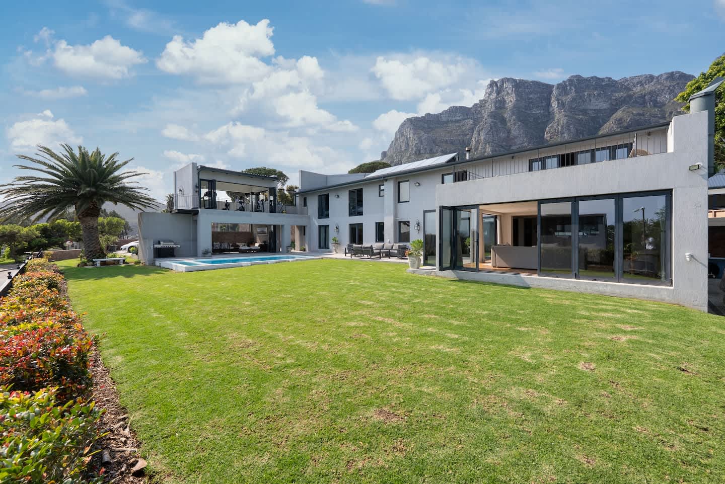 Cape Emirates gv0qxvmikdl4uzgqli2r