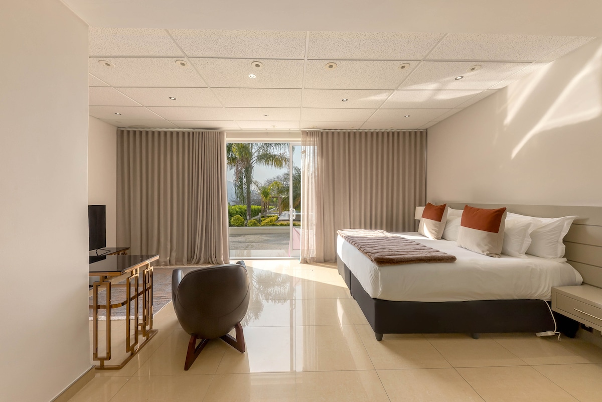 Solara Villa 5697b966 d41f 4978 8622 1490fef99f0f
