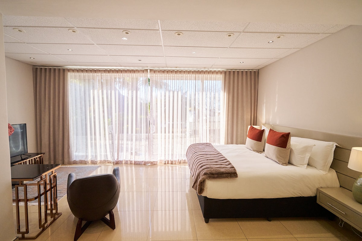 Solara Villa 5a000599 d8df 4f37 8b87 a6fe0d2a84fe