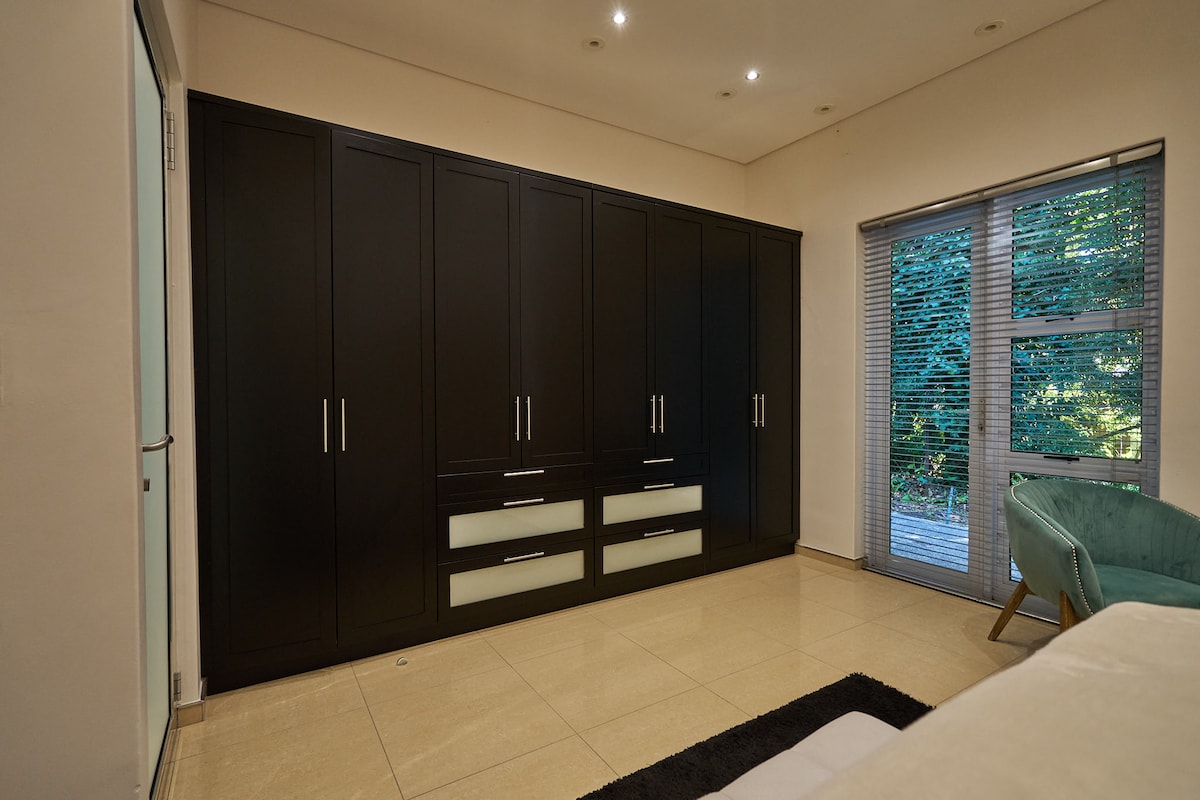 Solara Villa 74e0ee80 a524 48e5 b7c5 7c51c45a3b51