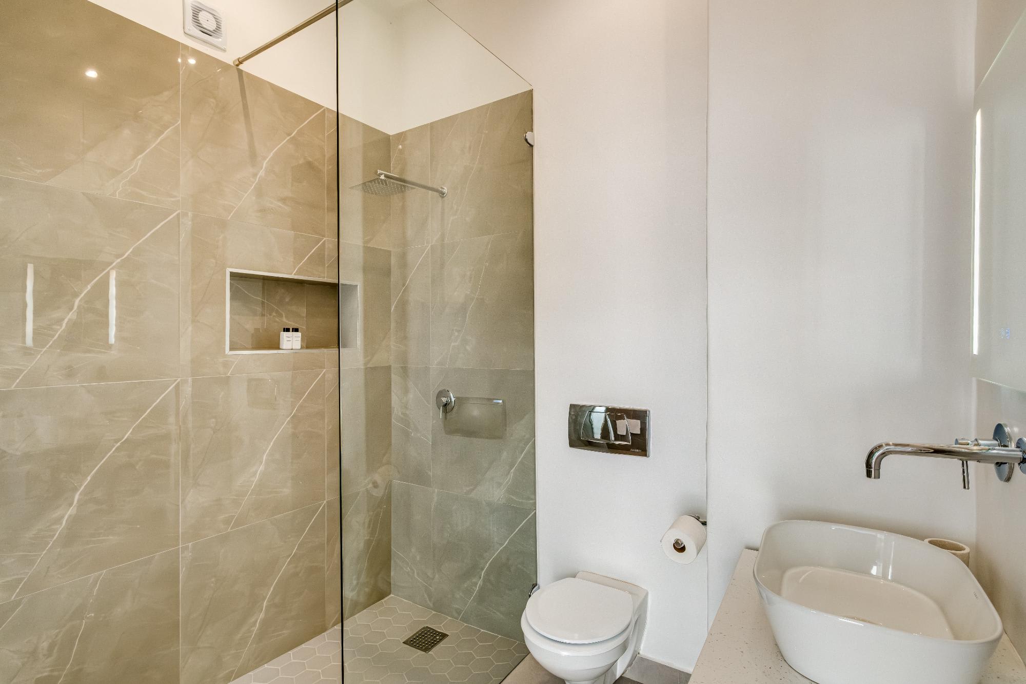 Villa Sevarat Views a2rjoco4yzaa2qvrjwhg.jpg